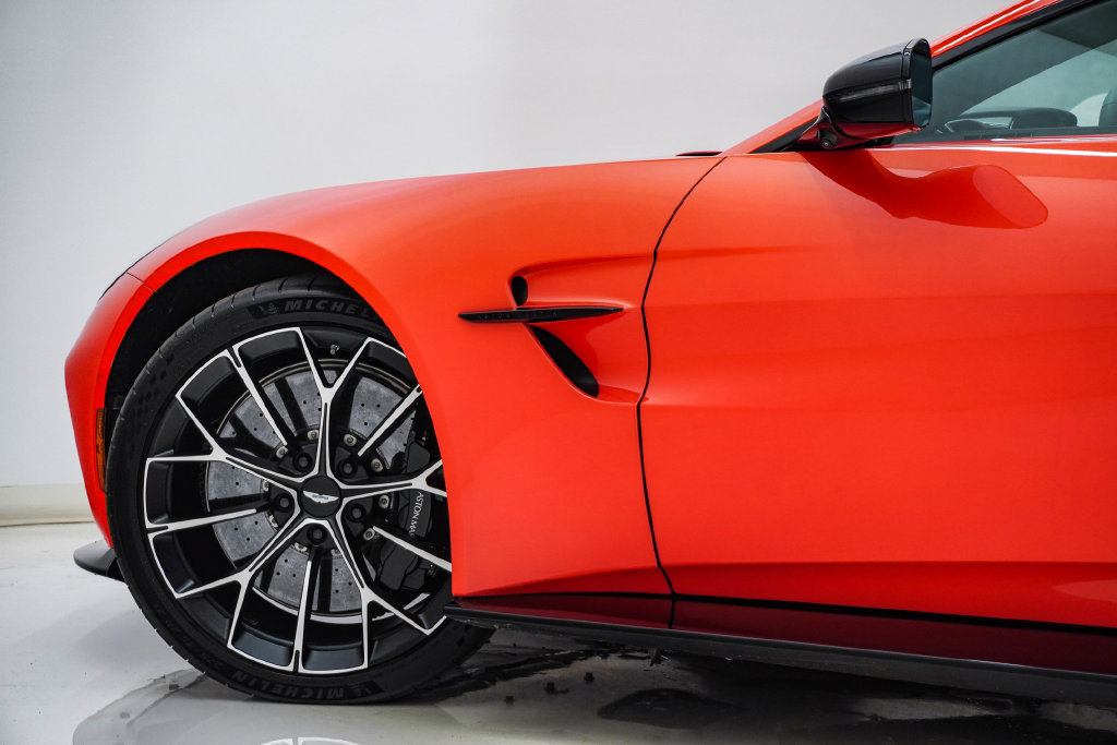 Used 2026 Aston Martin V8 Vantage Roadster RWD image 14