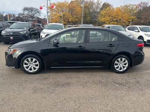 Used 2020 Toyota Corolla LE image 4