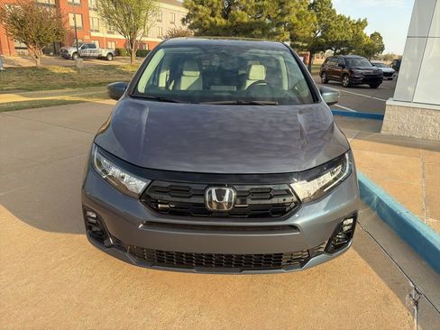 New 2026 Honda Odyssey Elite image 3