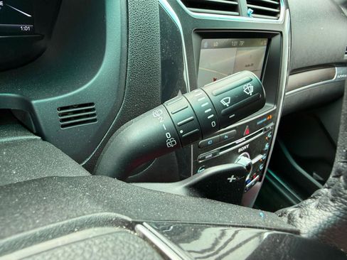 Used 2017 Ford Explorer Limited FWD image 9