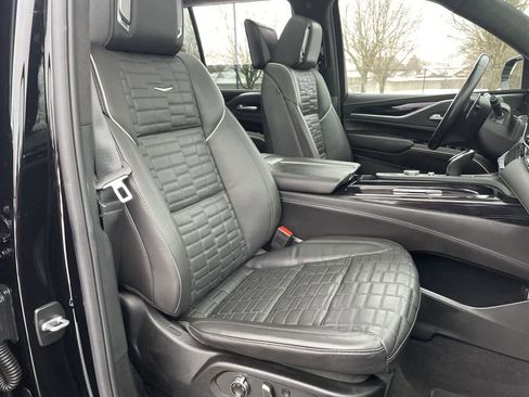 Used 2023 Cadillac Escalade V w/ LPO, ONYX Package image 14