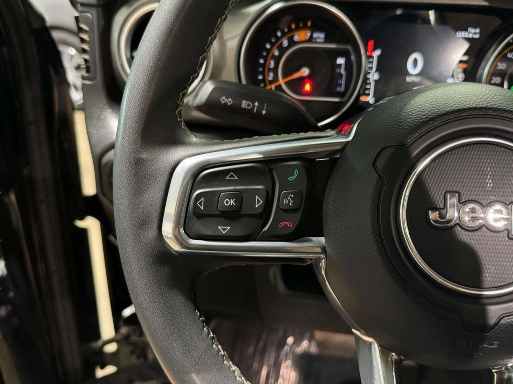Used 2023 Jeep Wrangler Unlimited Sahara AWD/4WD image 15