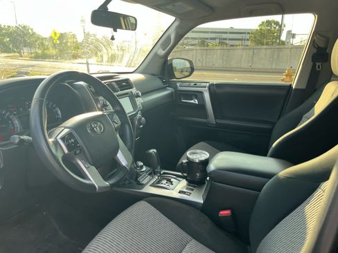 Used 2016 Toyota 4Runner SR5 AWD/4WD image 7