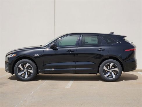 Used 2026 Jaguar F-PACE R-Dynamic S image 4