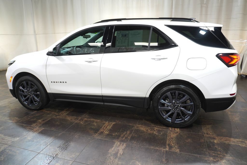Used 2024 Chevrolet Equinox RS FWD image 9