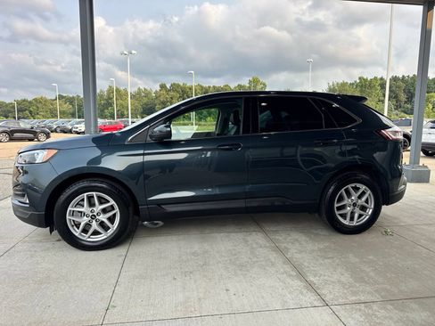 Certified 2024 Ford Edge SEL w/ Convenience Package AWD/4WD image 4