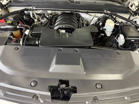 Used 2015 Chevrolet Suburban LTZ RWD image 81