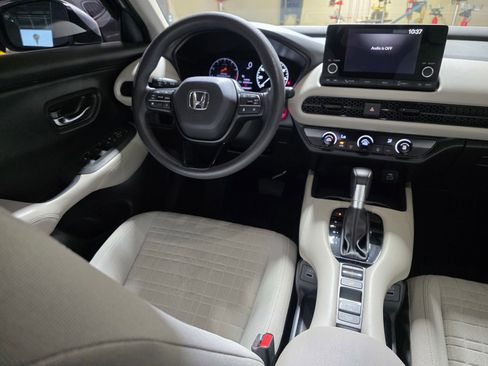 Used 2023 Honda HR-V LX image 15