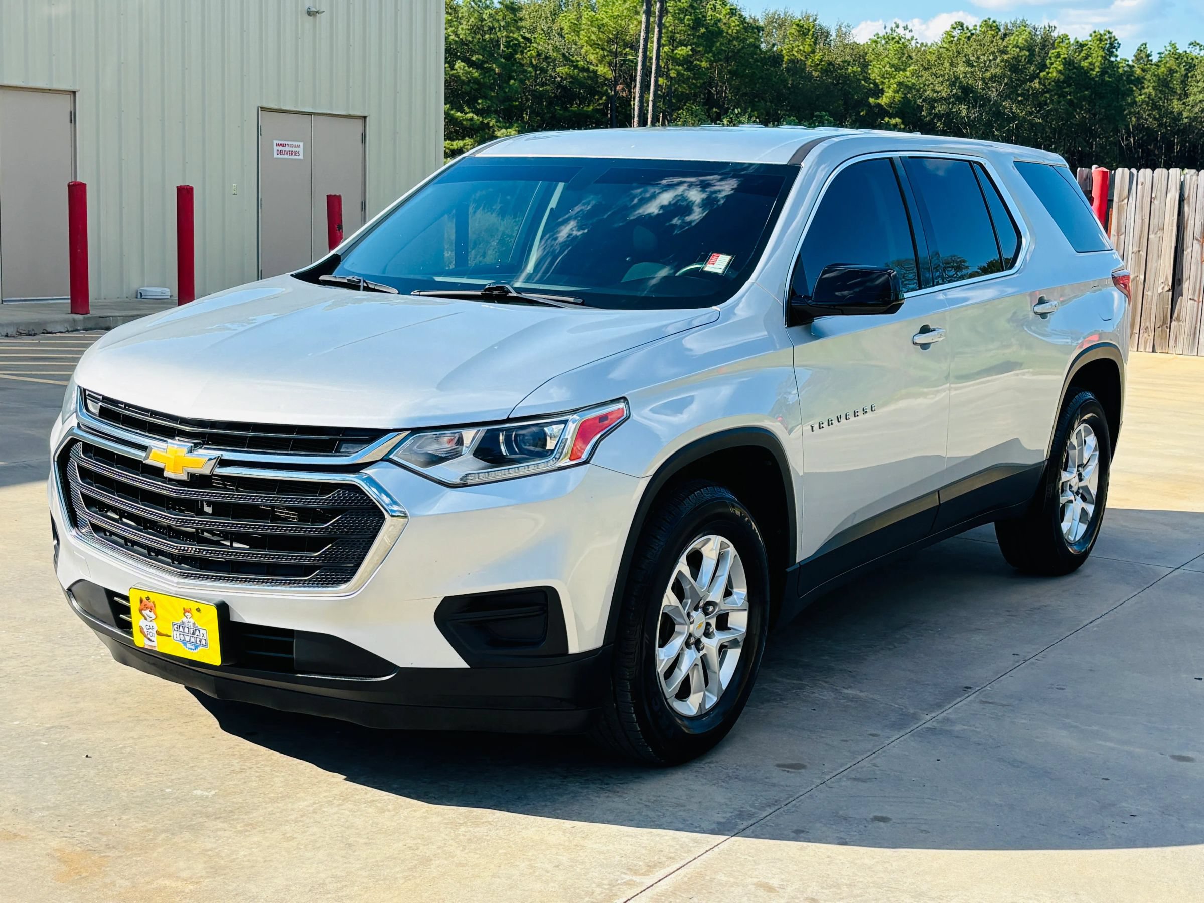Used 2020 Chevrolet Traverse LS FWD image 3