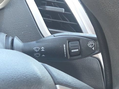 Used 2012 Ford Fiesta SE FWD image 38