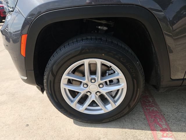 Used 2024 Jeep Grand Cherokee L Laredo AWD/4WD image 29