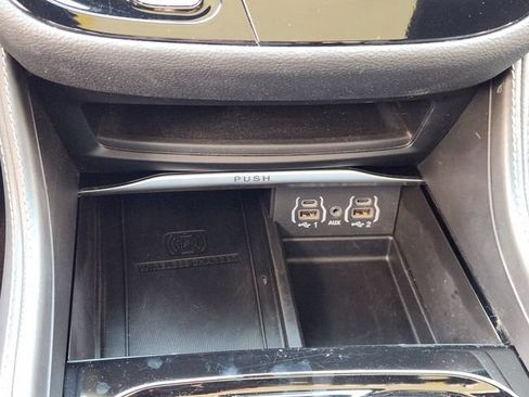 Certified 2023 Chrysler Pacifica Limited w/ S Appearance Package AWD/4WD image 21