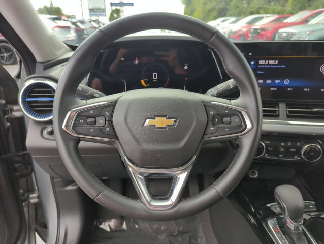 Used 2025 Chevrolet Trax LT w/ LT Convenience Package FWD image 22