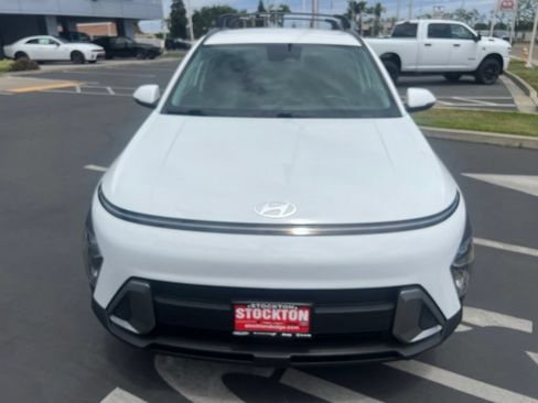 Used 2025 Hyundai Kona SEL AWD/4WD image 9
