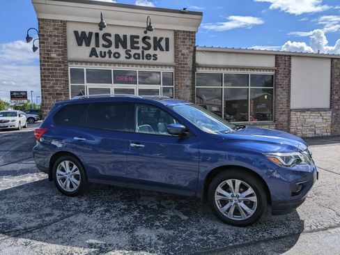 Used 2018 Nissan Pathfinder SL w/ SL Premium Package AWD/4WD image 2