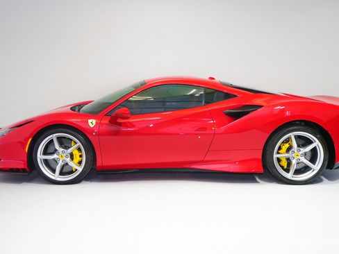 Used 2021 Ferrari F8 Tributo Base image 5