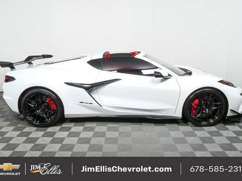 Used 2023 Chevrolet Corvette Z06 w/ Z07 Performance Package image 23