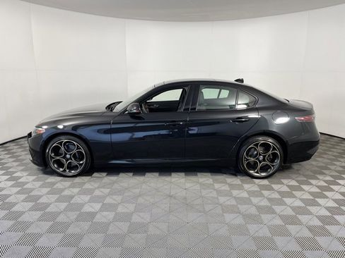 Used 2025 Alfa Romeo Giulia AWD w/ Driving Assist Package image 4