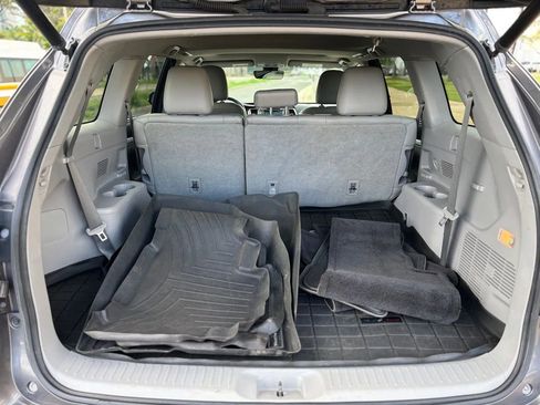 Used 2017 Toyota Highlander XLE image 19