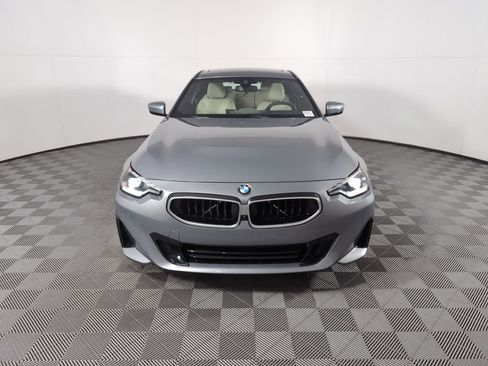 Used 2025 BMW 230i Coupe w/ Convenience Package image 5