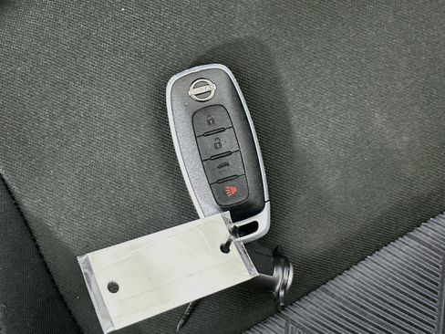 Used 2025 Nissan Versa SV FWD image 25