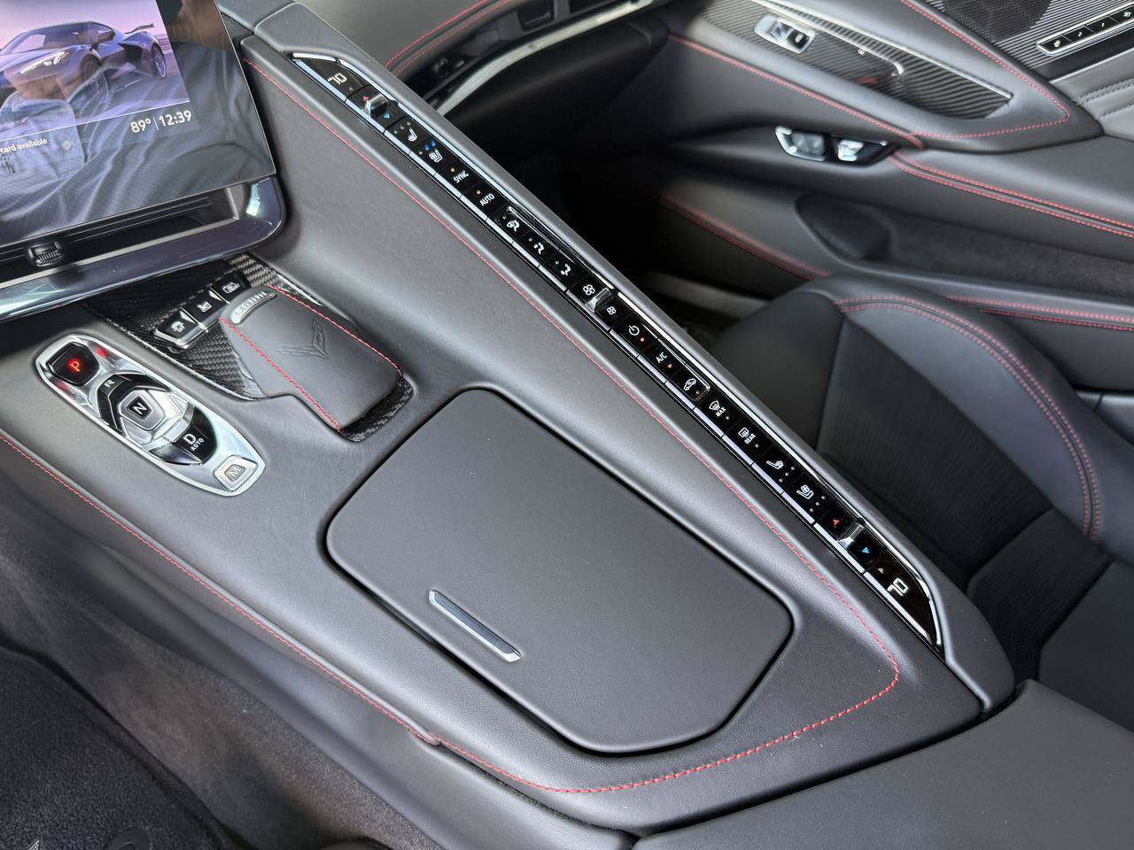 Used 2024 Chevrolet Corvette Z06 Coupe w/ 3LZ w/ Stealth Interior Trim Package RWD image 29