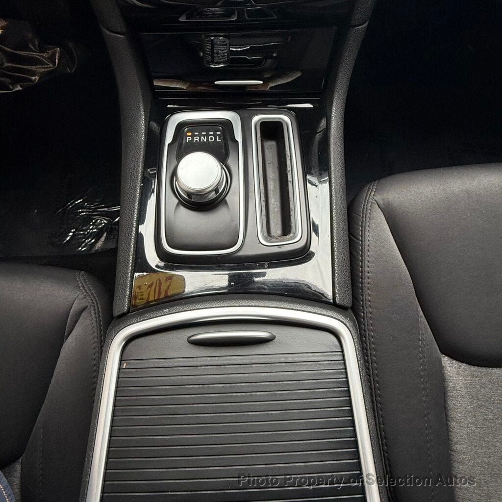 Used 2023 Chrysler 300 Touring w/ Sport Appearance Package RWD image 35