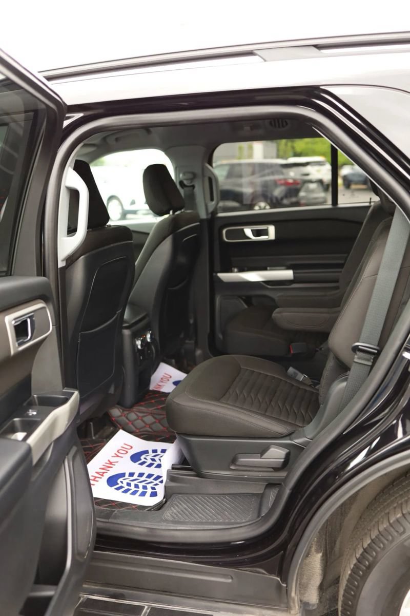 Used 2020 Ford Explorer XLT w/ Comfort Package AWD/4WD image 29