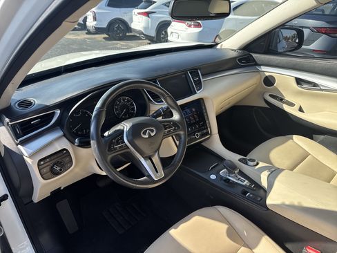 Used 2021 INFINITI QX50 Luxe image 9