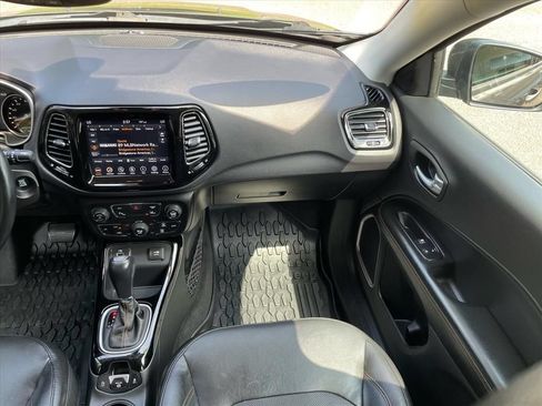 Used 2018 Jeep Compass Limited w/ Navigation Group FWD image 9