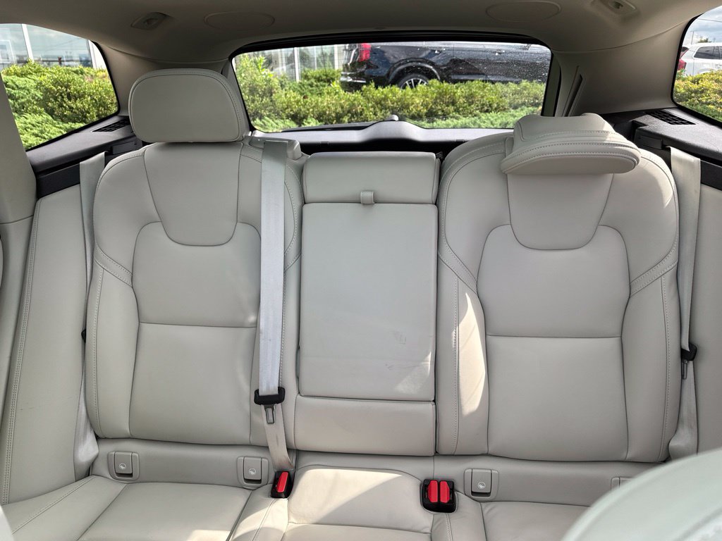 Used 2023 Volvo XC60 B5 Ultimate w/ Climate Package AWD/4WD image 25