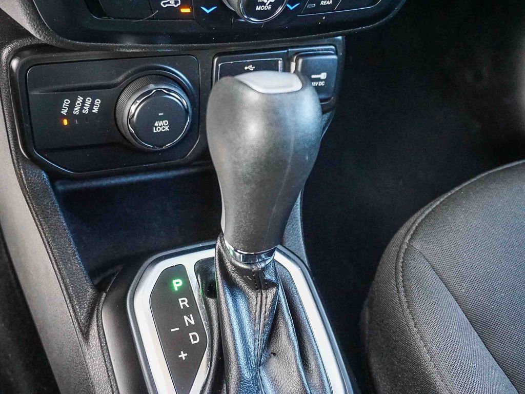 Used 2021 Jeep Renegade Sport AWD/4WD image 23
