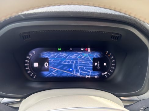 Certified 2024 Volvo XC60 B5 Core AWD/4WD image 9