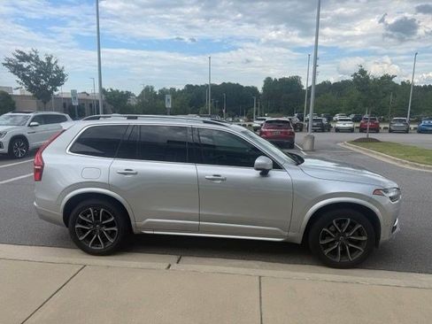 Used 2017 Volvo XC90 T6 Momentum w/ Vision Package AWD/4WD image 5