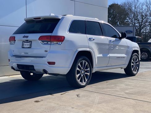 Used 2017 Jeep Grand Cherokee Overland image 4