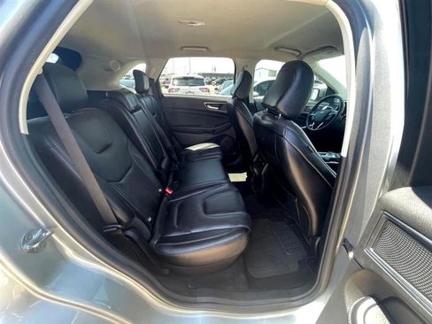 Used 2021 Ford Edge Titanium image 14