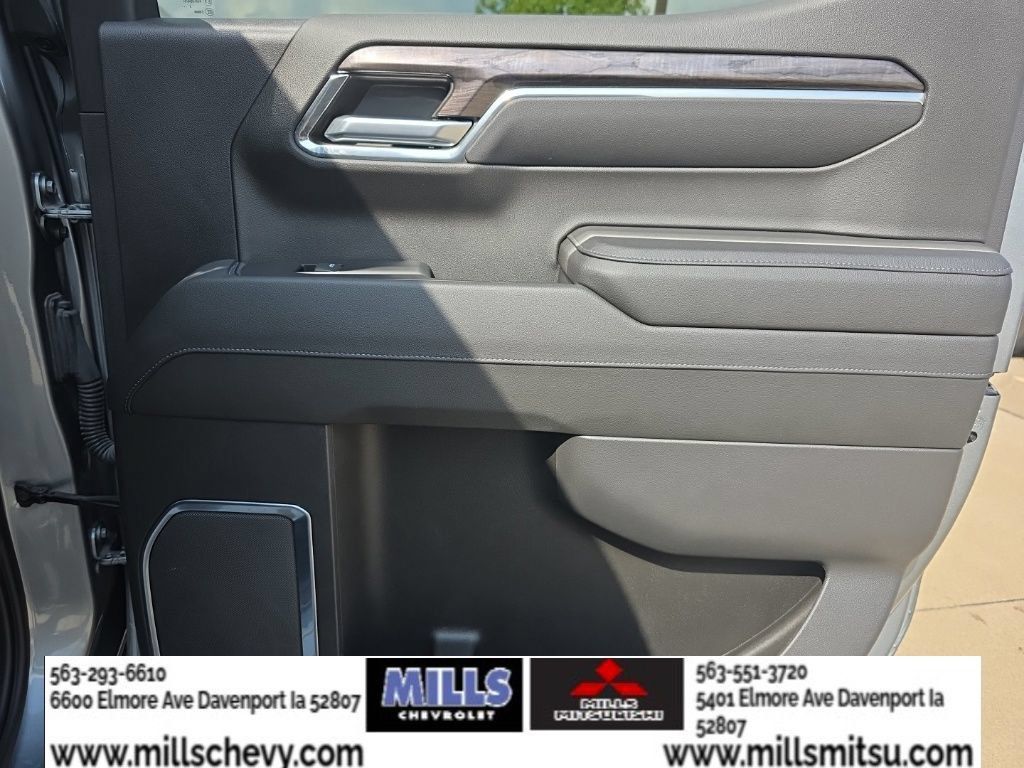 Used 2023 Chevrolet Silverado 1500 LTZ w/ LPO, Dark Essentials Package AWD/4WD image 18