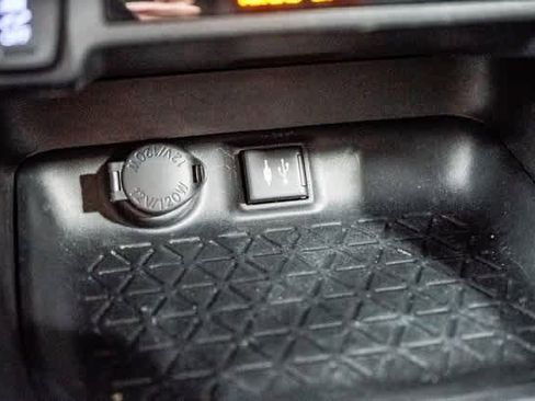 Certified 2019 Toyota RAV4 LE image 22