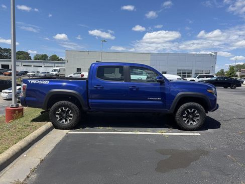 Used 2023 Toyota Tacoma TRD Off-Road w/ TRD Premium Off Road Package AWD/4WD image 7