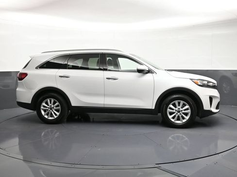 Used 2019 Kia Sorento FWD w/ LX Convenience Package image 6