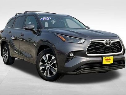 Used 2022 Toyota Highlander XLE