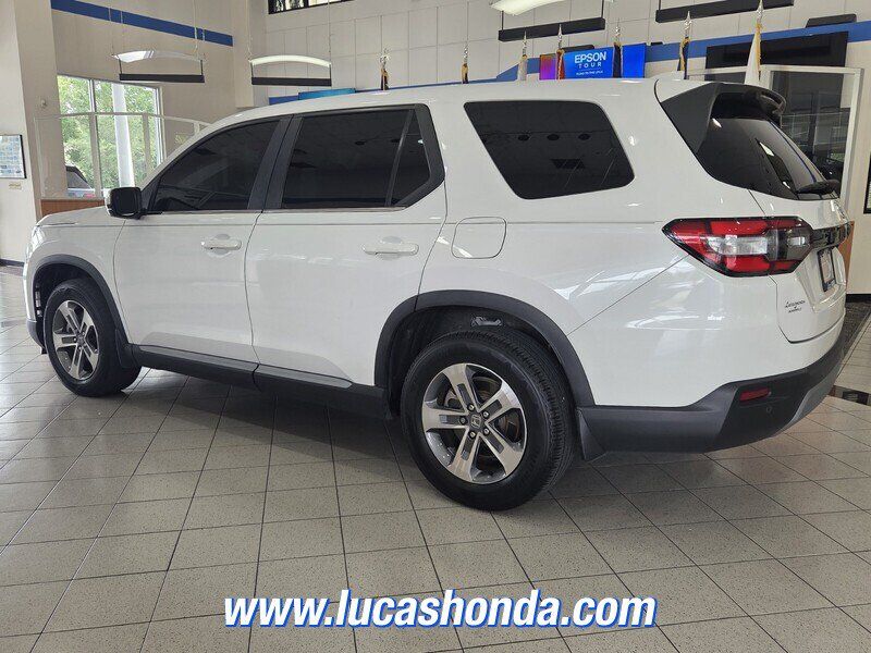 Used 2024 Honda Pilot EX-L image 6