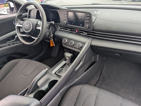 Used 2023 Hyundai Elantra SE FWD image 31