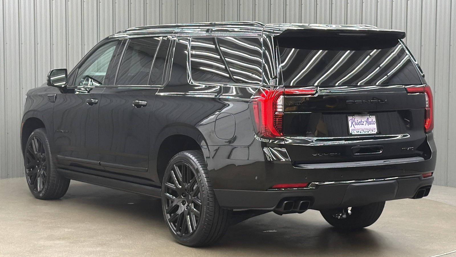 Used 2026 GMC Yukon XL Denali w/ Sun & Power Step Package AWD/4WD image 3