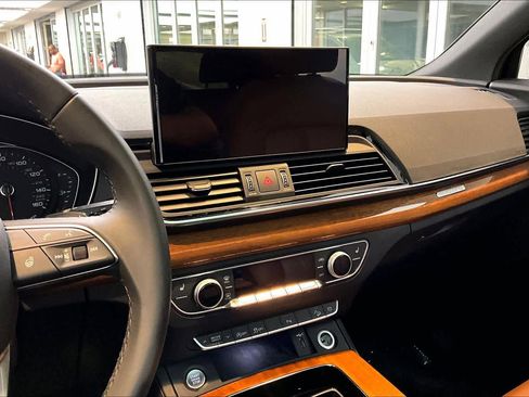 Certified 2023 Audi Q5 2.0T Premium w/ Convenience Package image 6