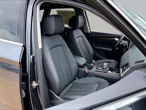 Used 2023 Audi Q5 Premium w/ Premium Plus Package AWD/4WD image 7