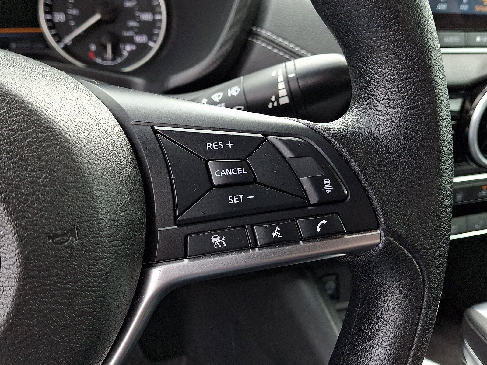 Used 2025 Nissan Sentra SV FWD image 22