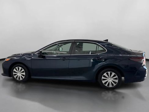 Used 2021 Toyota Camry LE FWD image 5