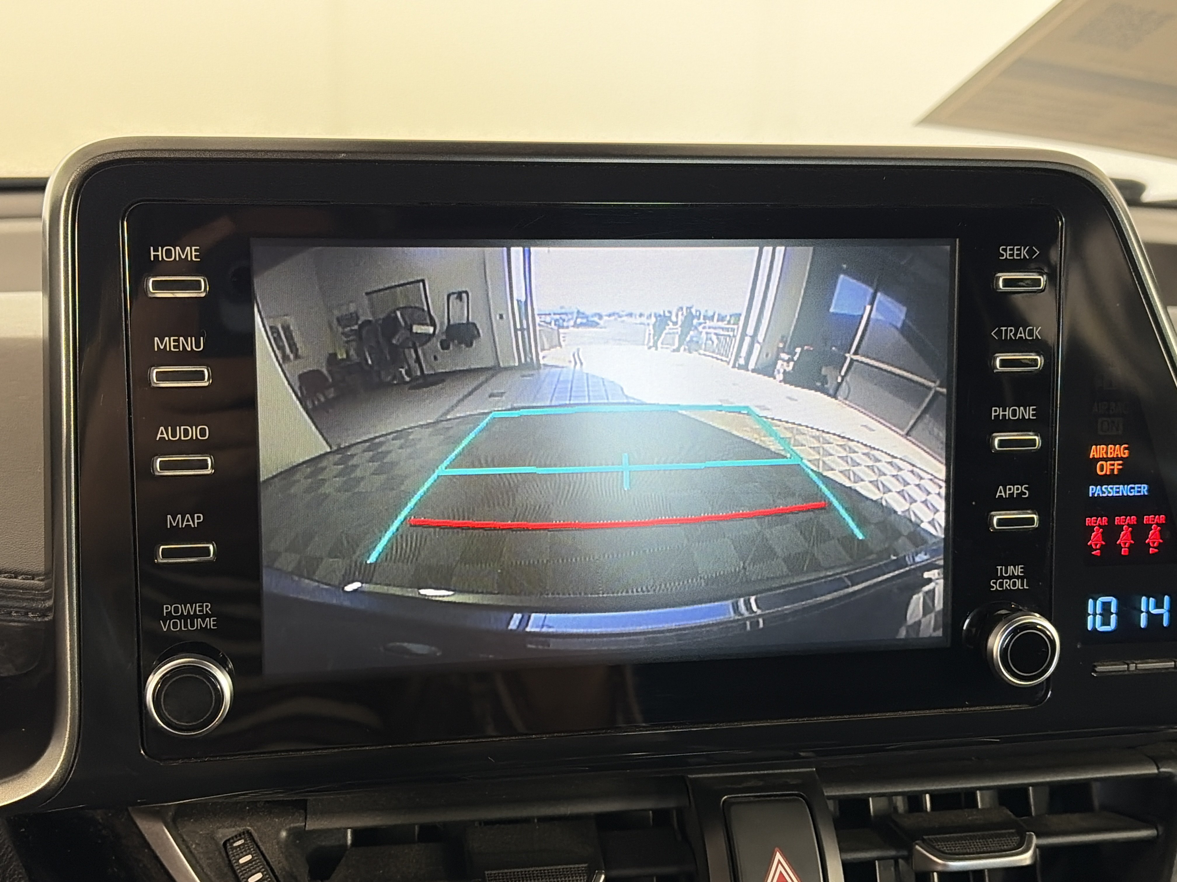 Used 2019 Toyota C-HR LE FWD image 18