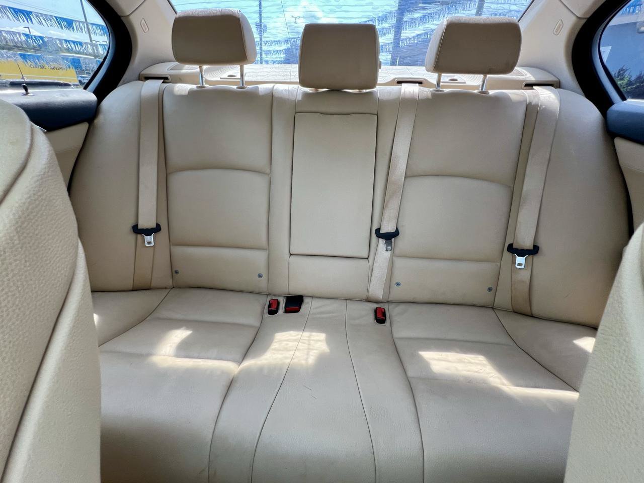 Used 2011 BMW 528i Sedan RWD image 18